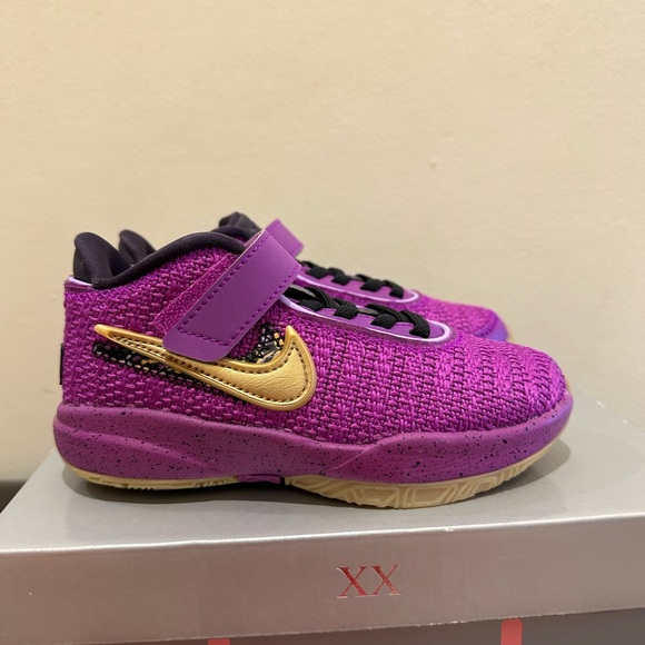 NIBPreschool Nike LEBRON 20 SE VIVID PURPLE PS FD0208-500